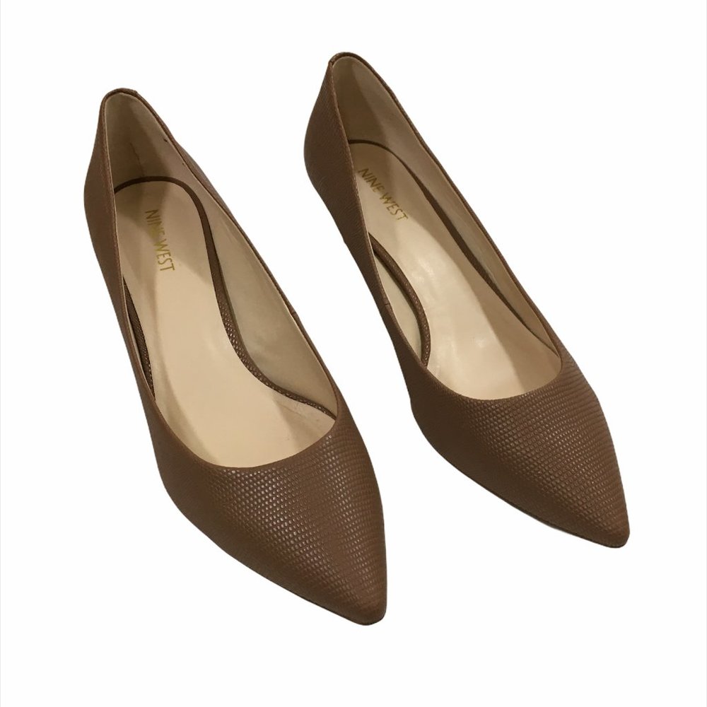 Nine West Low Pointed Toe Pump Heels Sz 91/2